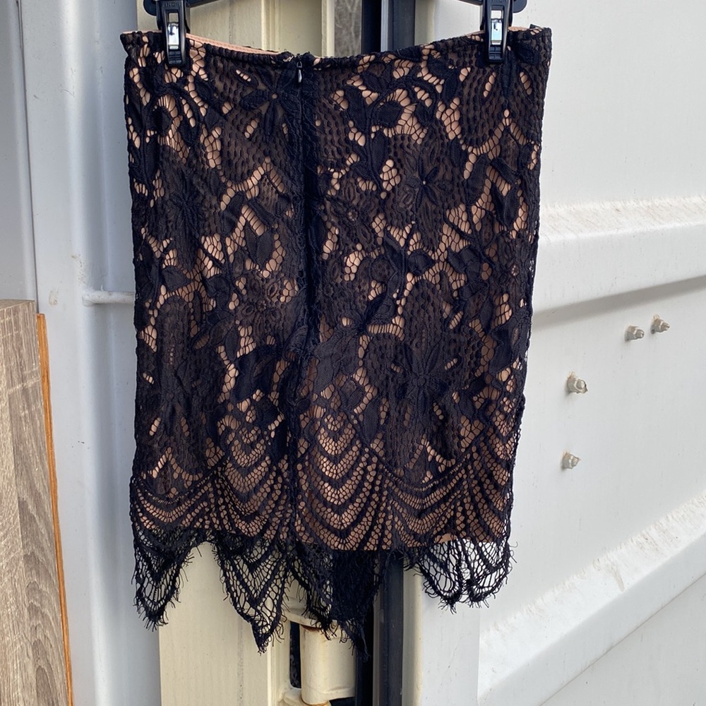 Black lace midi pencil skirt - Picture 6 of 6
